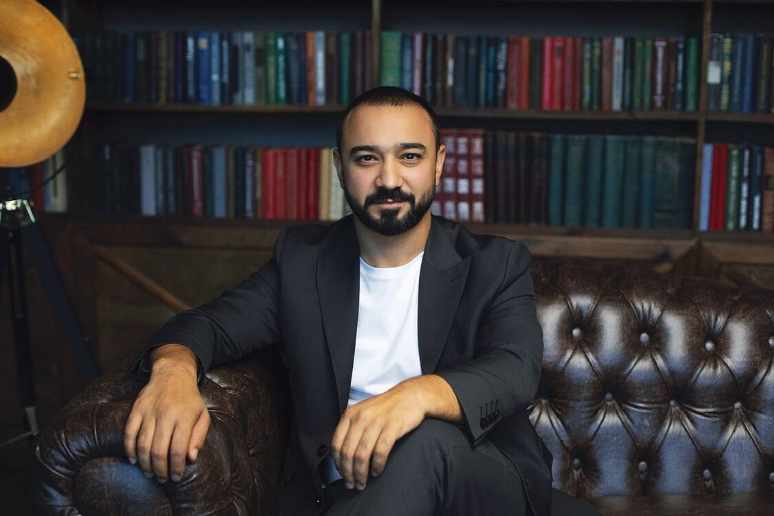  53430528  Emin, 34 ,    