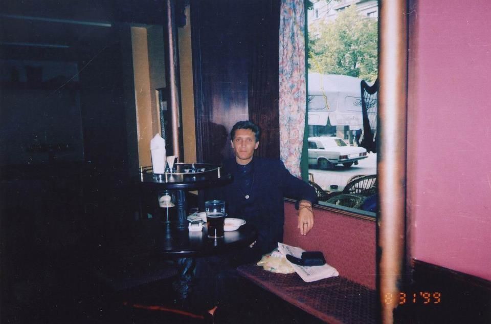  37239878  Platon, 40 ,    