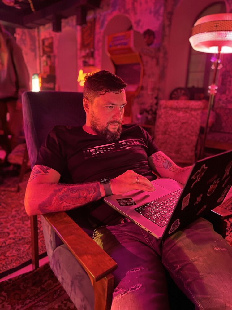  ,   Roman, 37 ,   ,   