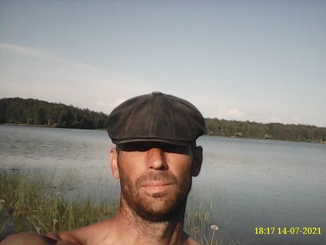  24042248  Tolianh, 43 ,    