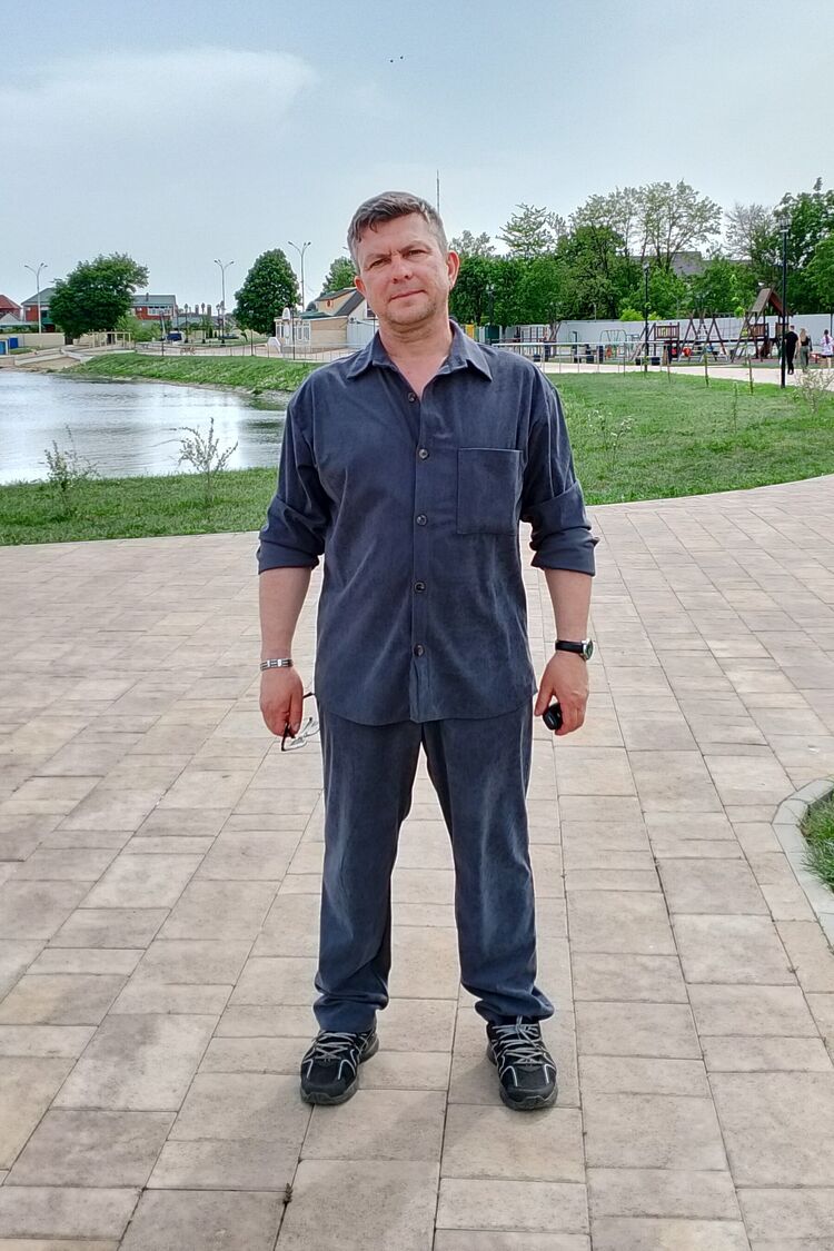  42792178  Sergey, 49 ,    