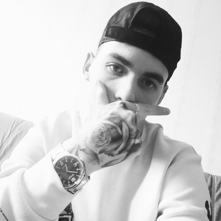  ,   Danya, 25 ,   ,   