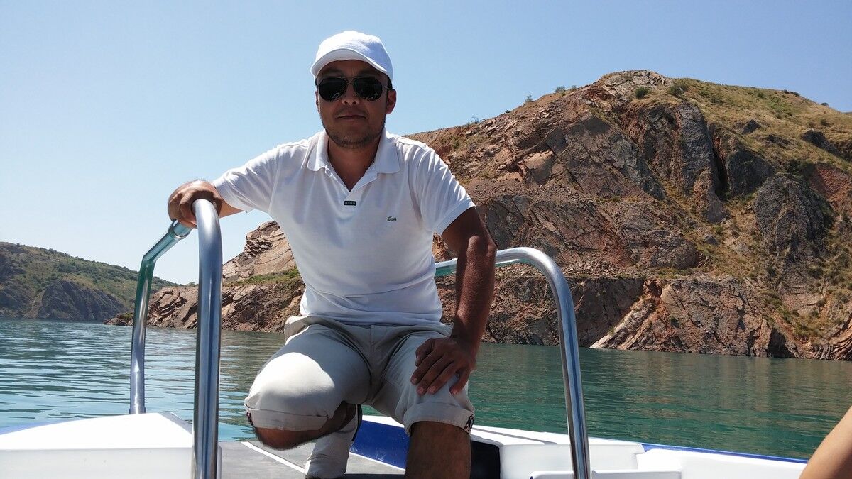  ,   Akmal, 41 ,     , c 