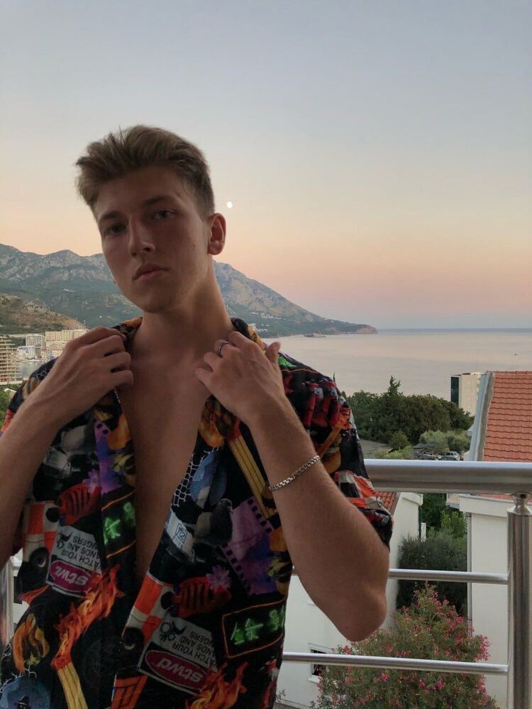  ,   Anton, 23 ,   ,   