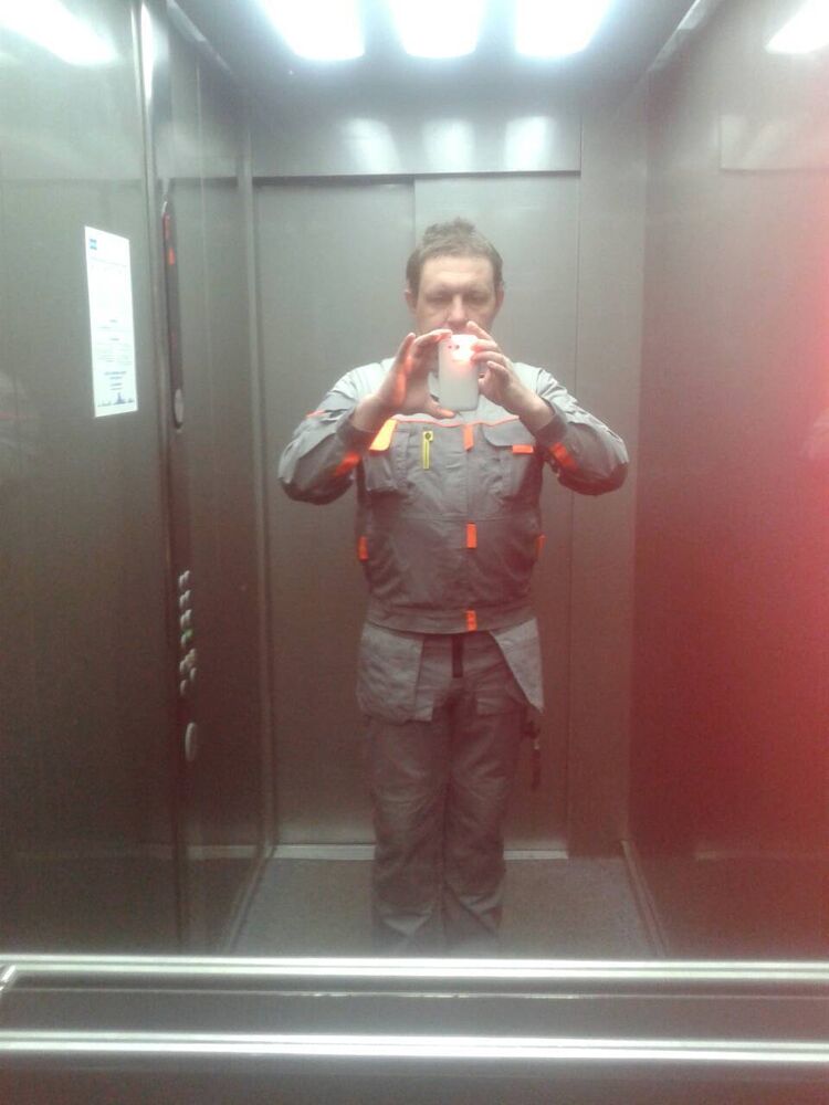  24769358  Alex, 41 ,    