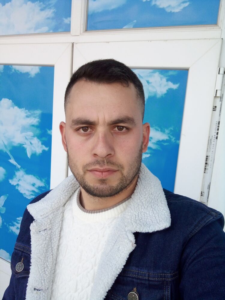  39466758  Taha, 29 ,    