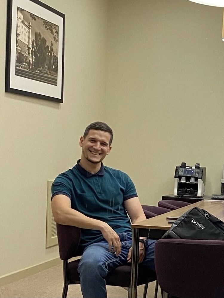  37818378  , 33 ,    --