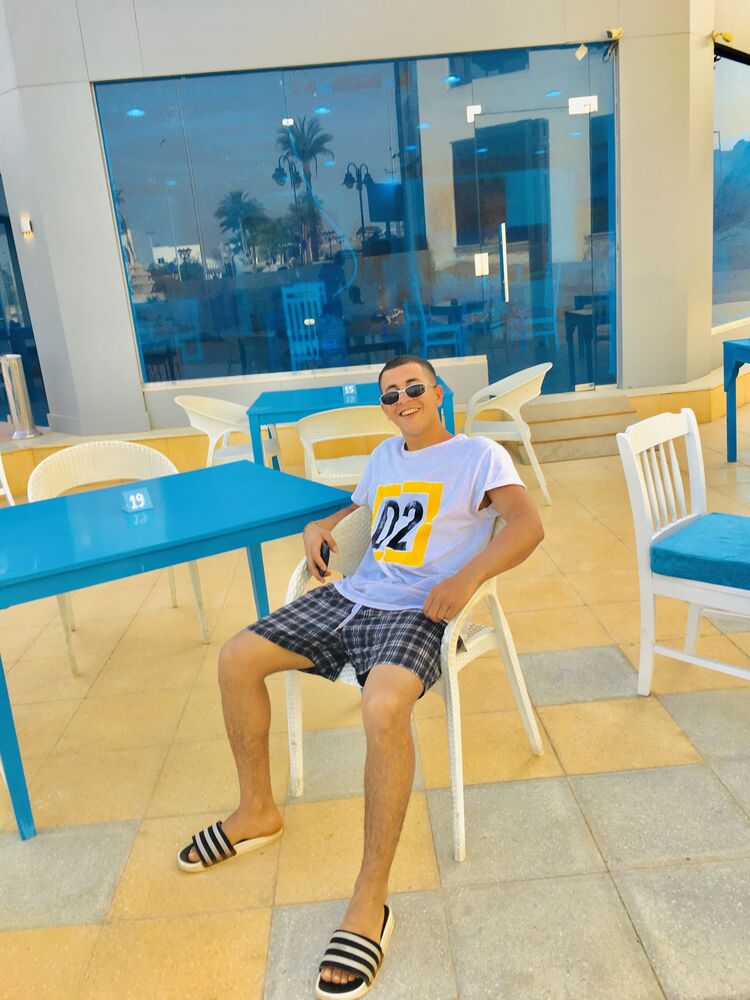  ,   Hady, 25 ,   ,   