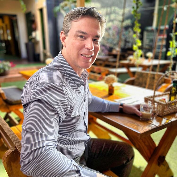  54146548  Felipe Ivan, 59 ,    