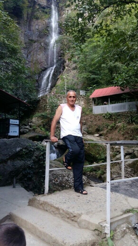  37790328  Zurab, 58 ,    