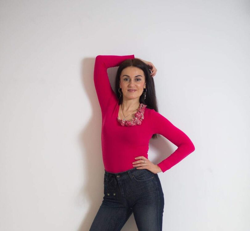 ,   Suzi, 42 ,   ,   