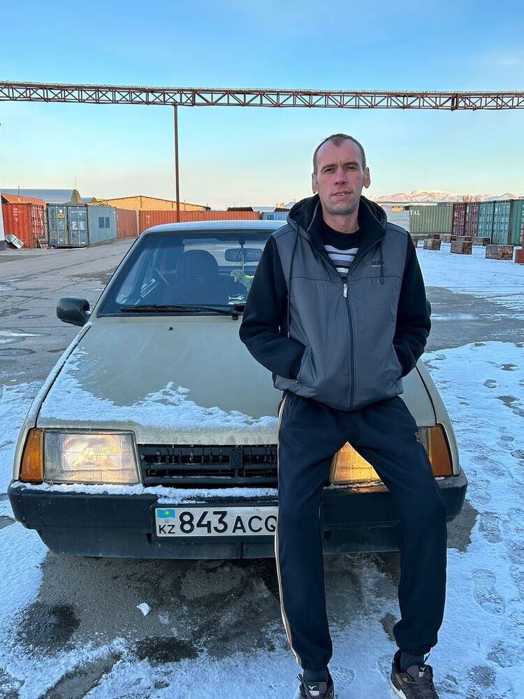  42235948  , 39 ,    