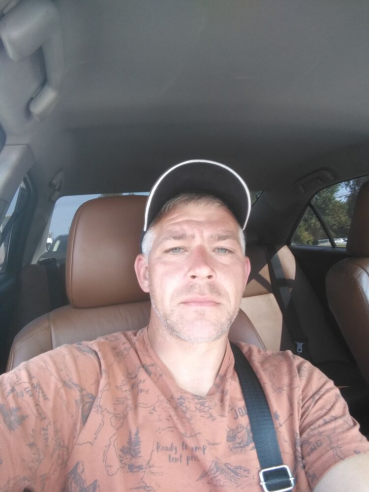  28560138  E, 39 ,    -