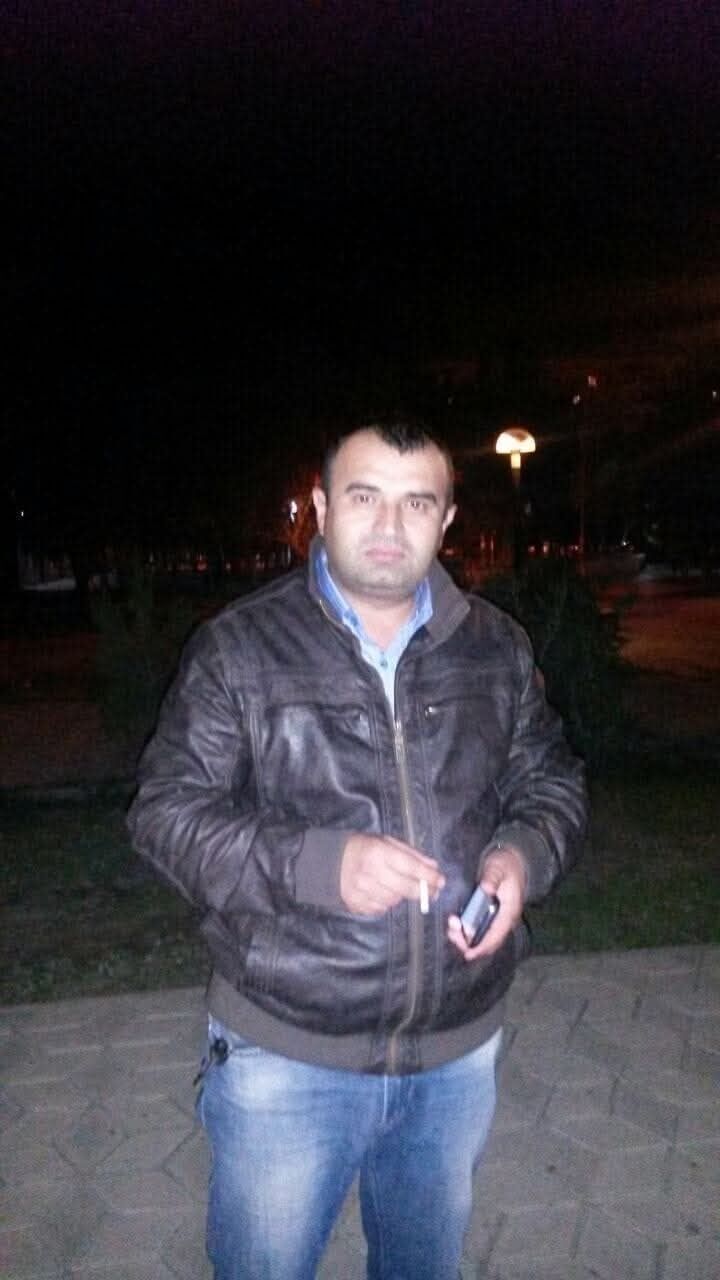  53789048  Kamran, 44 ,    