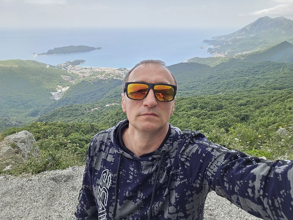  51662088  MEN, 44 ,    