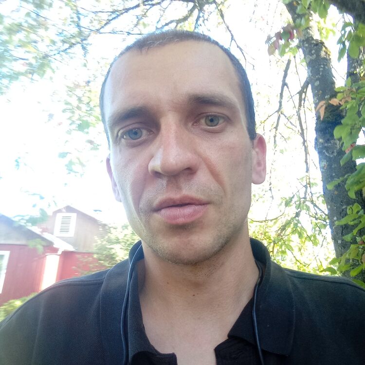  ,   Nik, 35 ,   ,   