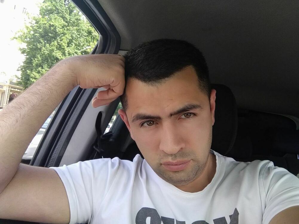  ,   Akbar, 37 ,   ,   , c 