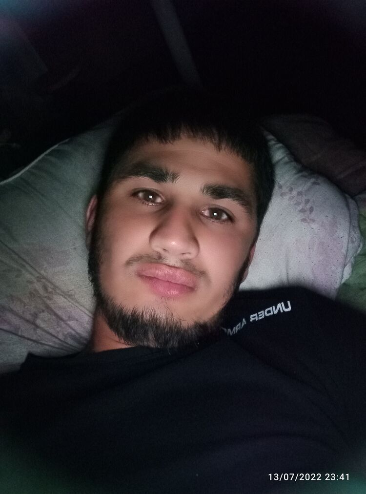  28857498  Ali, 26 ,    