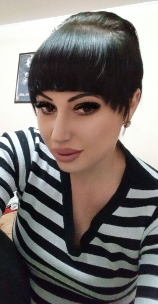  ,   Eugenia, 37 ,   c 