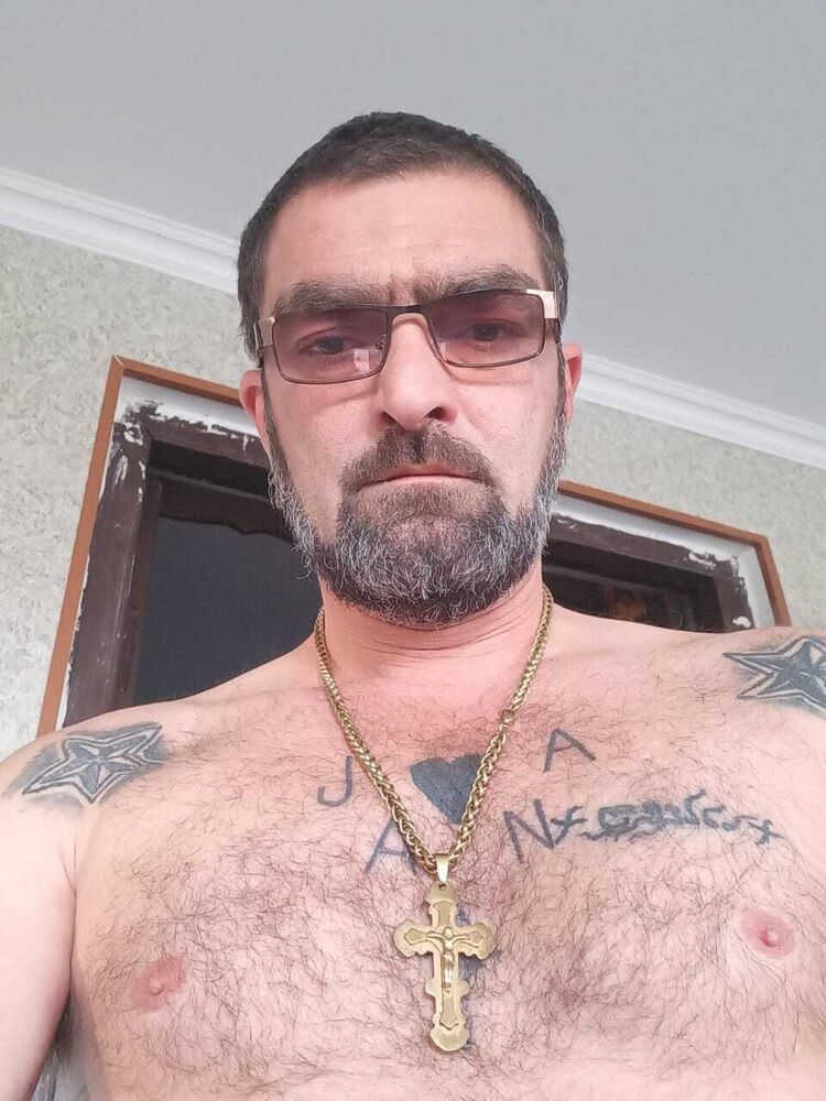  46967628  Gia, 42 ,    