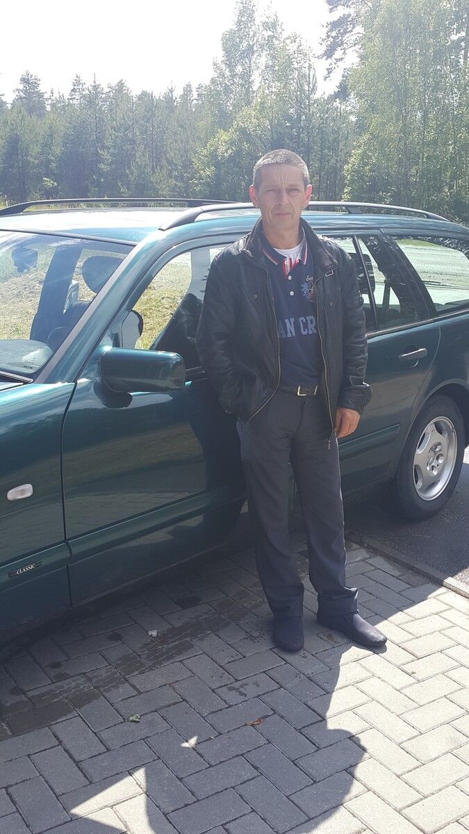  ,   Vadik, 52 ,   