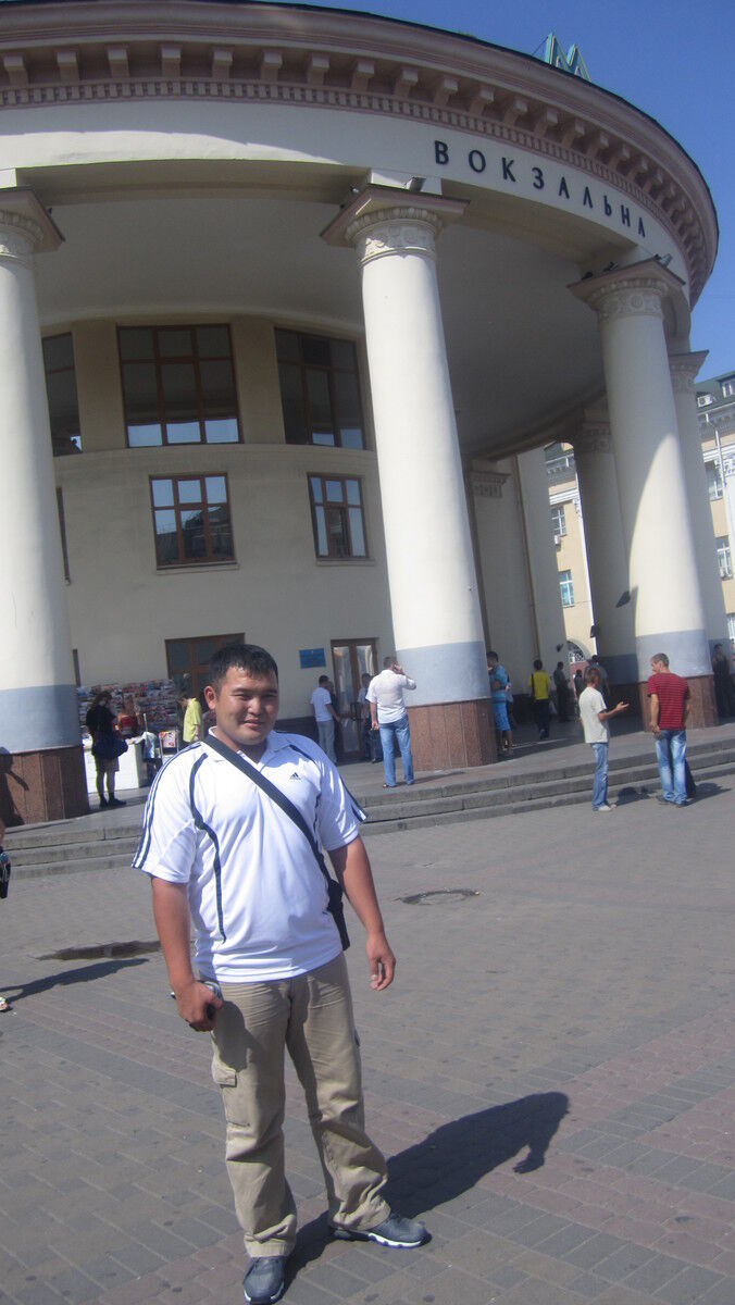  4086398  Erjan, 41 ,    