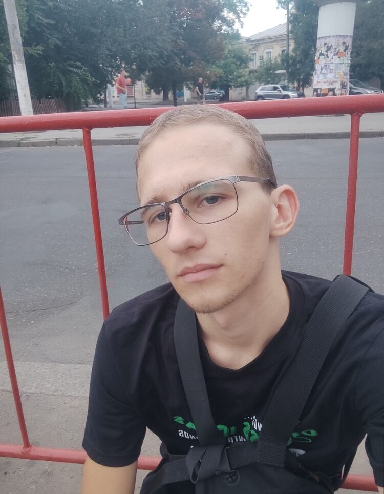  51561348  Andriy, 21 ,    