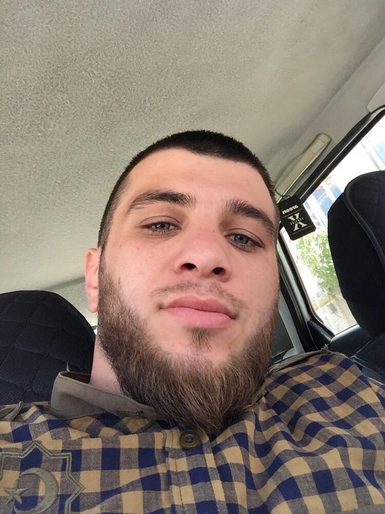 --,   Aslan, 25 ,   