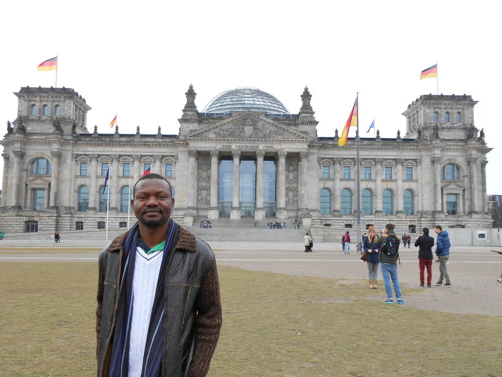  4096708  Tonnito, 37 ,    