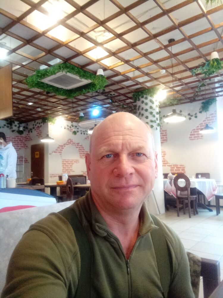  52350548  Alex, 54 ,     
