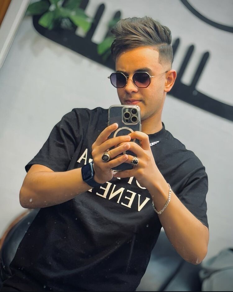  48998178  ChooBmz, 21 ,    