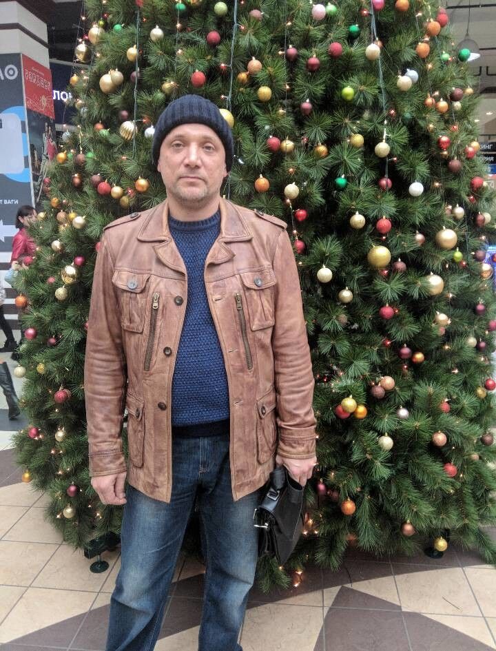  17925908  Alex, 49 ,    