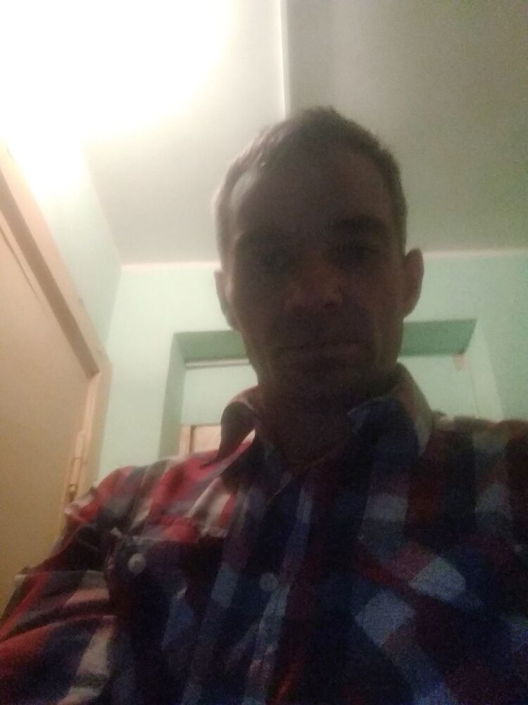  ,   Robert Kruzo, 48 ,   