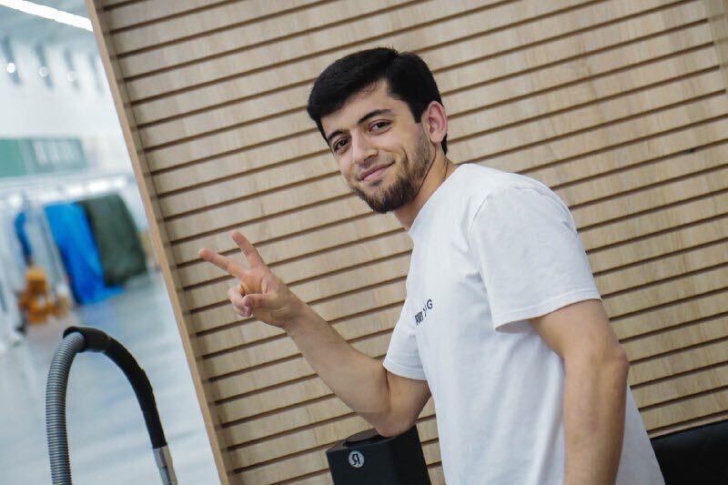  ,   Idibek, 25 ,   ,   
