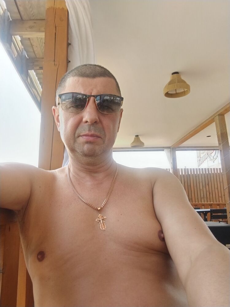  53329908  Sergey, 51 ,    