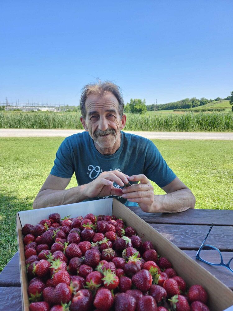  East Rochester,   Igor, 61 ,   ,   