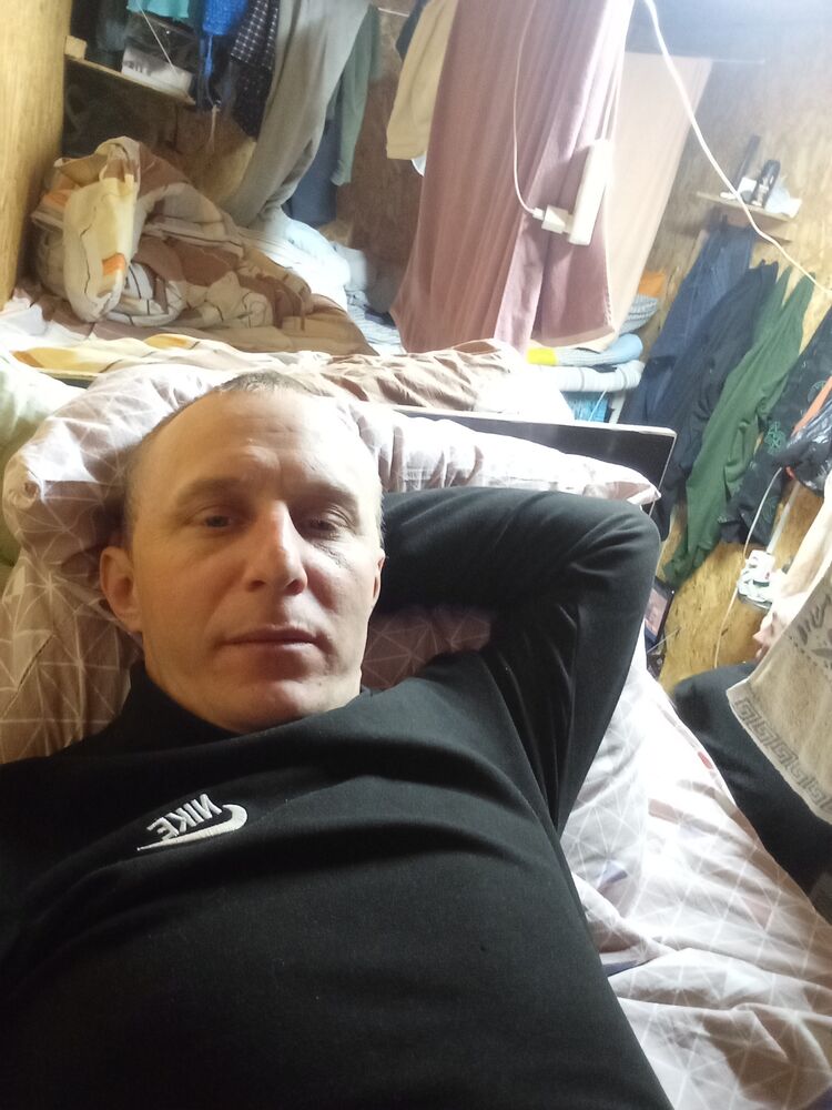 49792688  , 37 ,    --