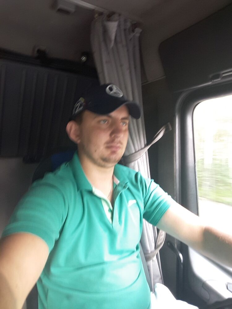  15340458  Andrei, 32 ,    