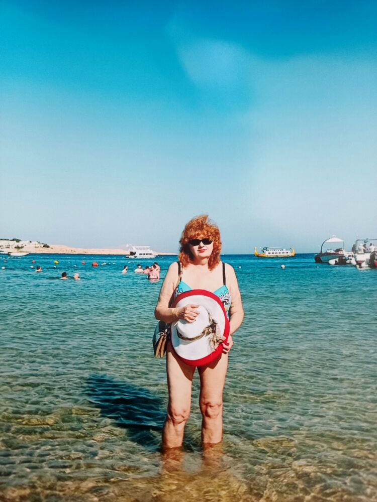  51733248  Alla, 66 ,    