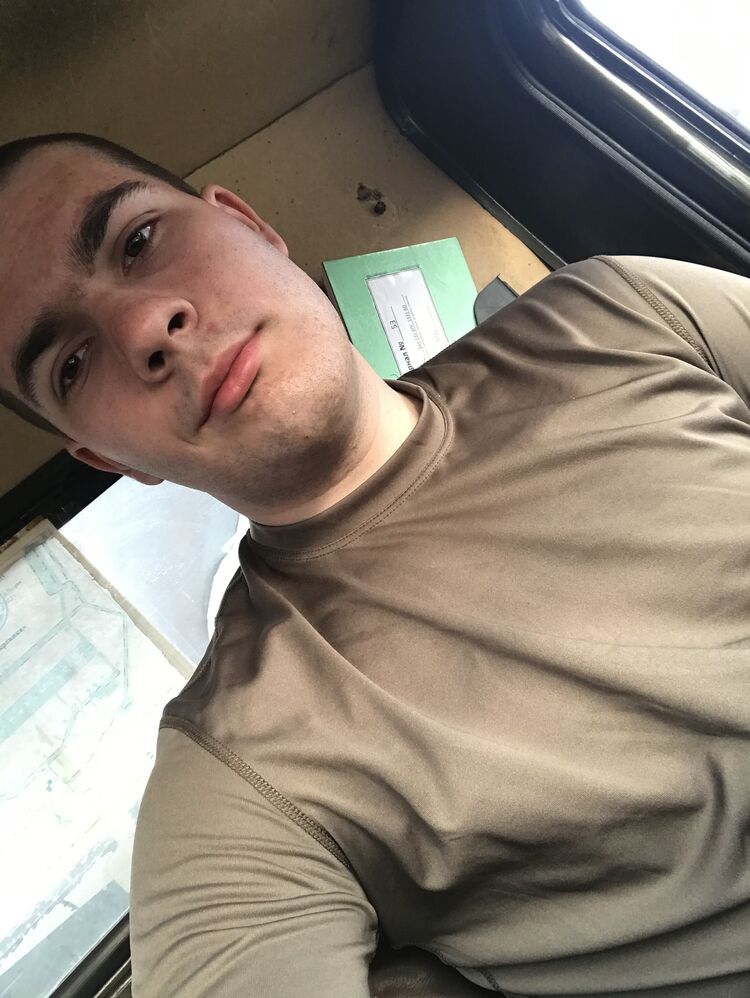  42044368  Vadim, 21 ,    