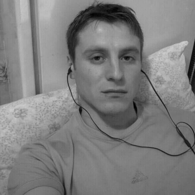  22067298  Andrei, 37 ,    Pruszkow