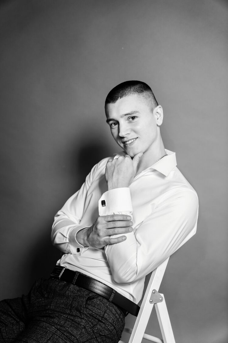  ,   Alex, 30 ,   ,   , c , 