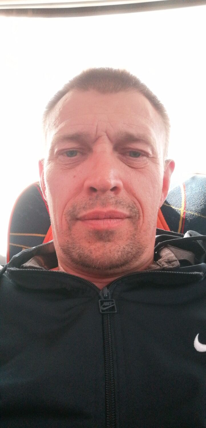  28112718  LEONID, 47 ,    