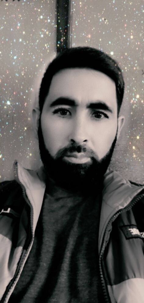  31811648  Nurik, 37 ,    