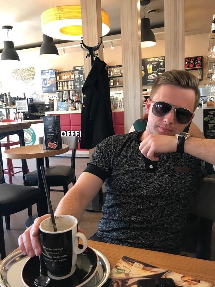  27520468  , 38 ,    -