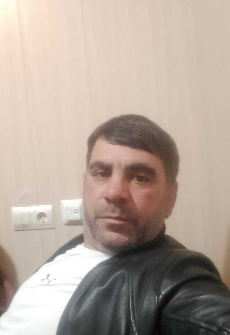  54194388  Ramin, 39 ,    