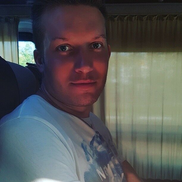  10156758  Alex, 37 ,    