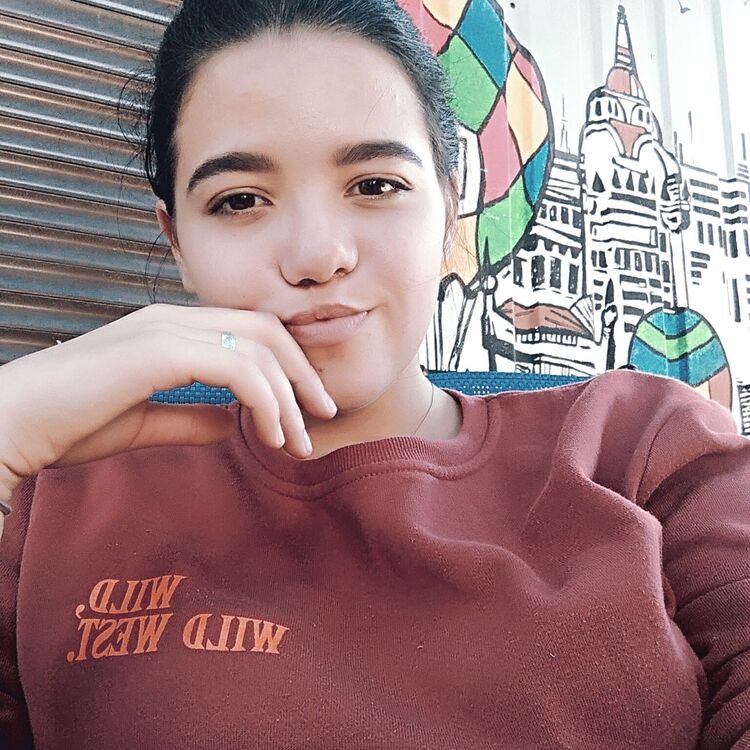  ,   Angelina, 22 ,   ,   