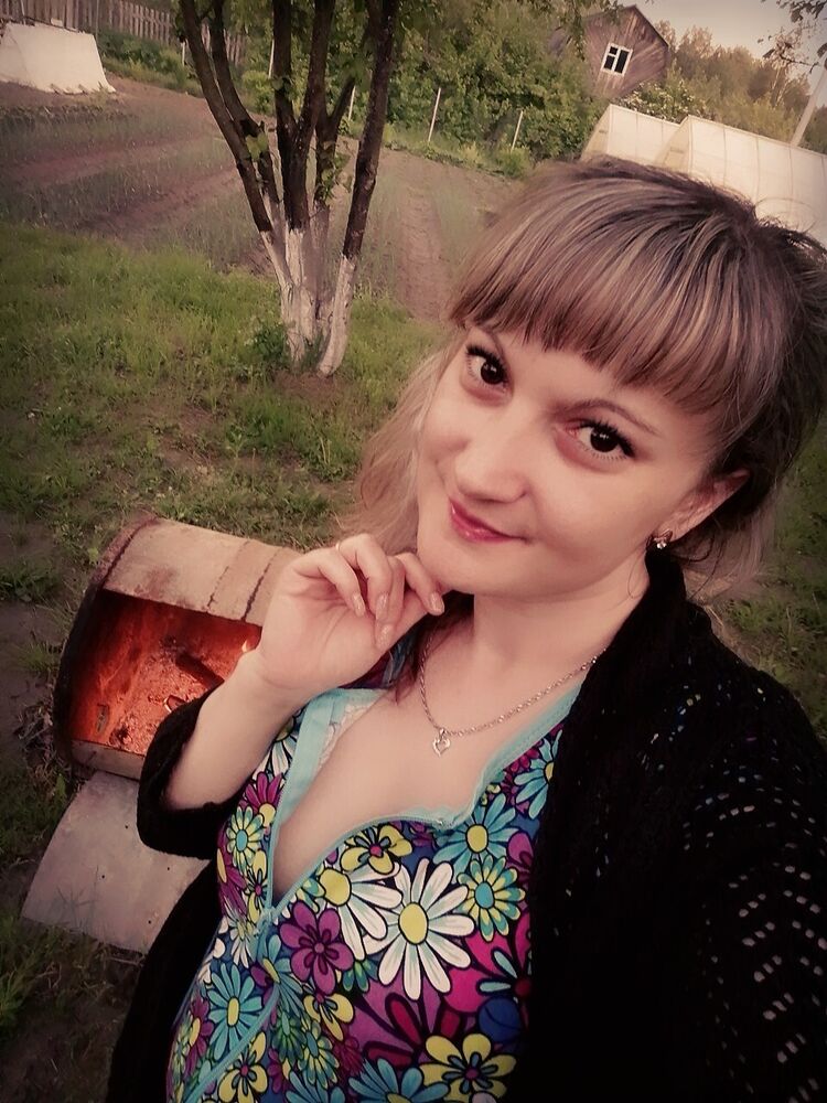  27245918  Alena, 37 ,     