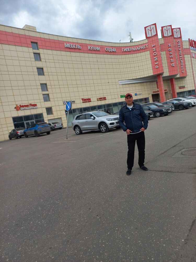  26351098  Jaxongir, 42 ,    